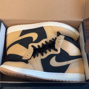 Nike air Jordan 1 retro high OG heirloom size 10.5